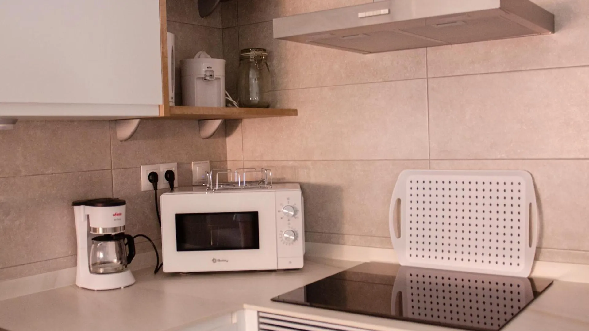 Neptuno Beach Apartment & Parking By Cadiz4Rentals 0*, Cadiz Spain